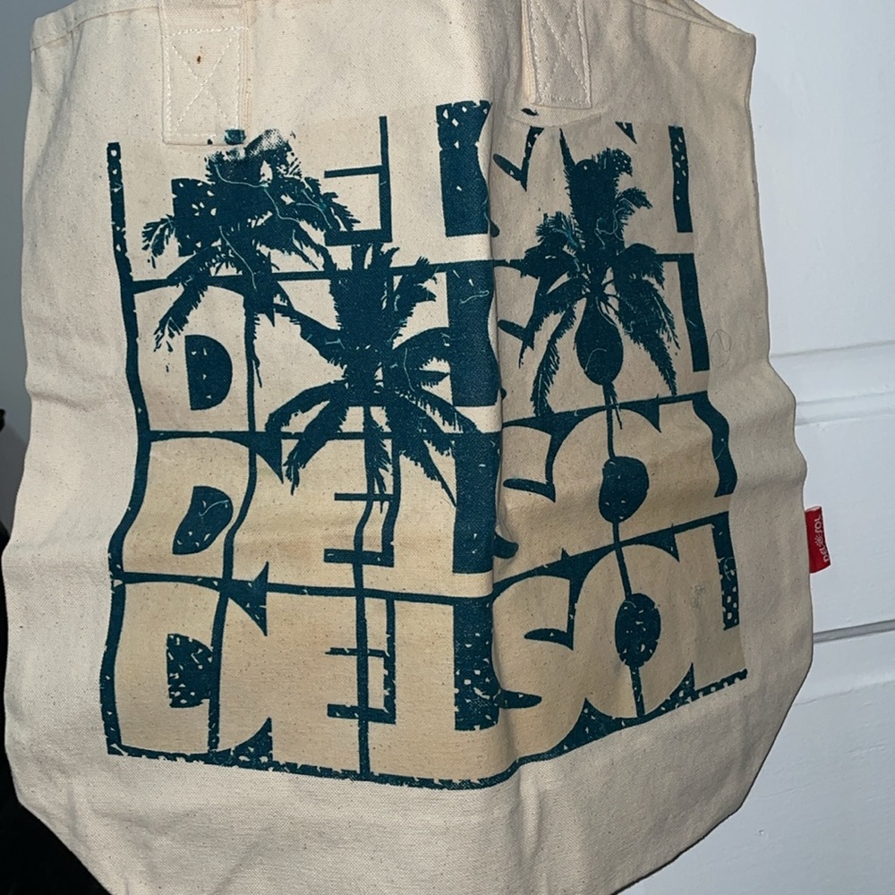 Del Sol Beige Color Changing Tote Bag with Blue Palm Tree Design